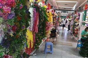 Yiwu artificial flower market