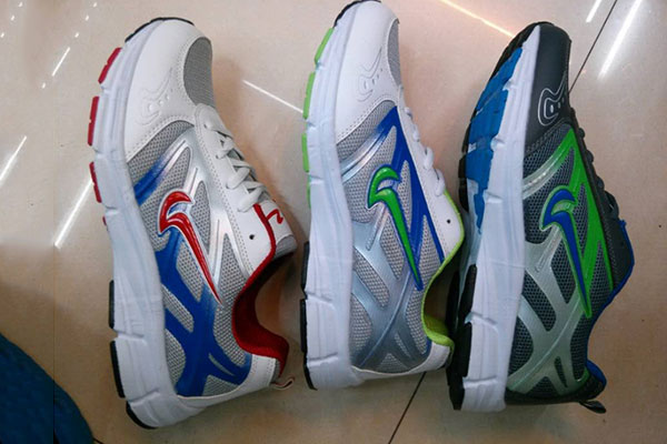 Factory directly supply China Purchase Agent -  Sport shoes yiwu footwear market yiwu shoes10464 – Kingstone