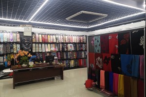 Yiwu scarf market