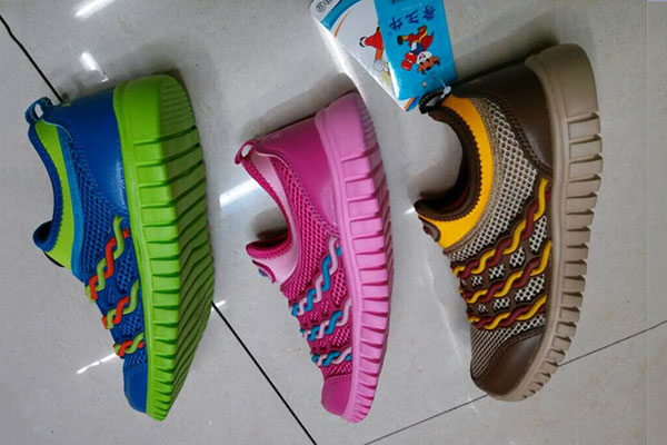 2020 Latest Design Yiwu Christmas Market -  casual shoes china shoe factory10216 – Kingstone