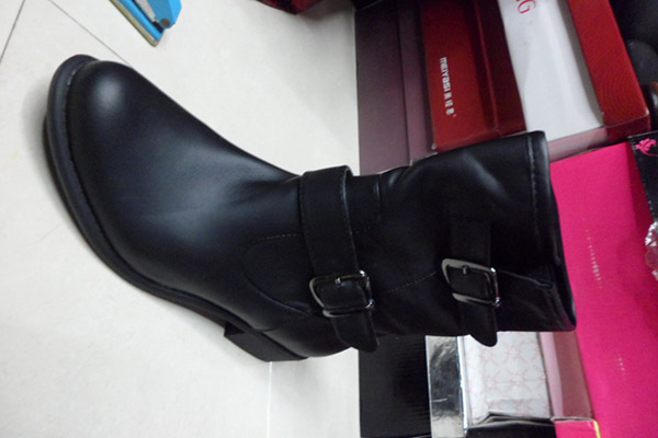 Fixed Competitive Price Guangzhou Buying Agent - Boots casual shoes 10013 – Kingstone