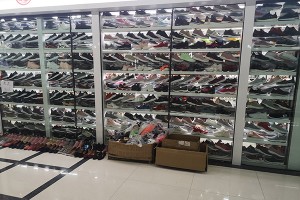 Yiwu shoes market