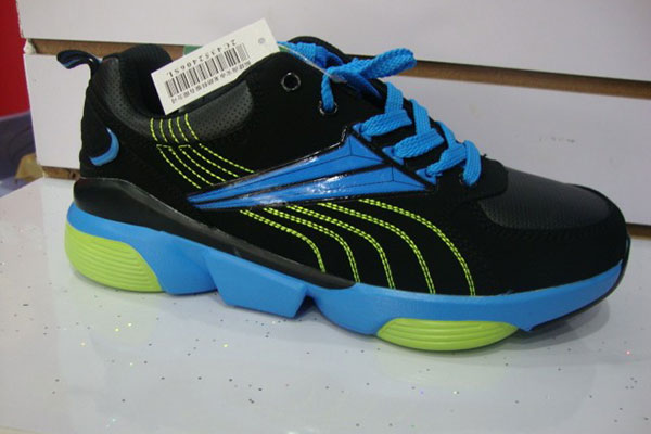 OEM Customized Trading Company China -    Sport shoes yiwu footwear market yiwu shoes10499 – Kingstone